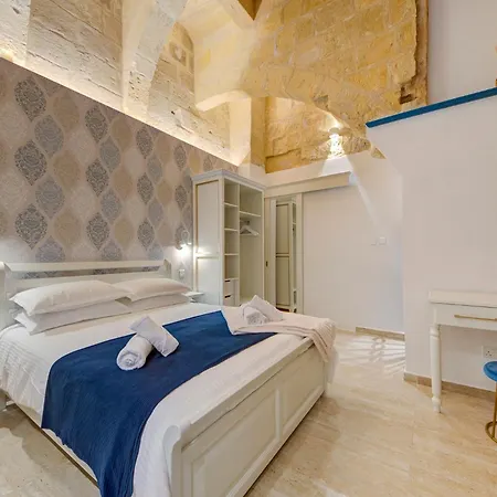 Chateau Blue Apartment *